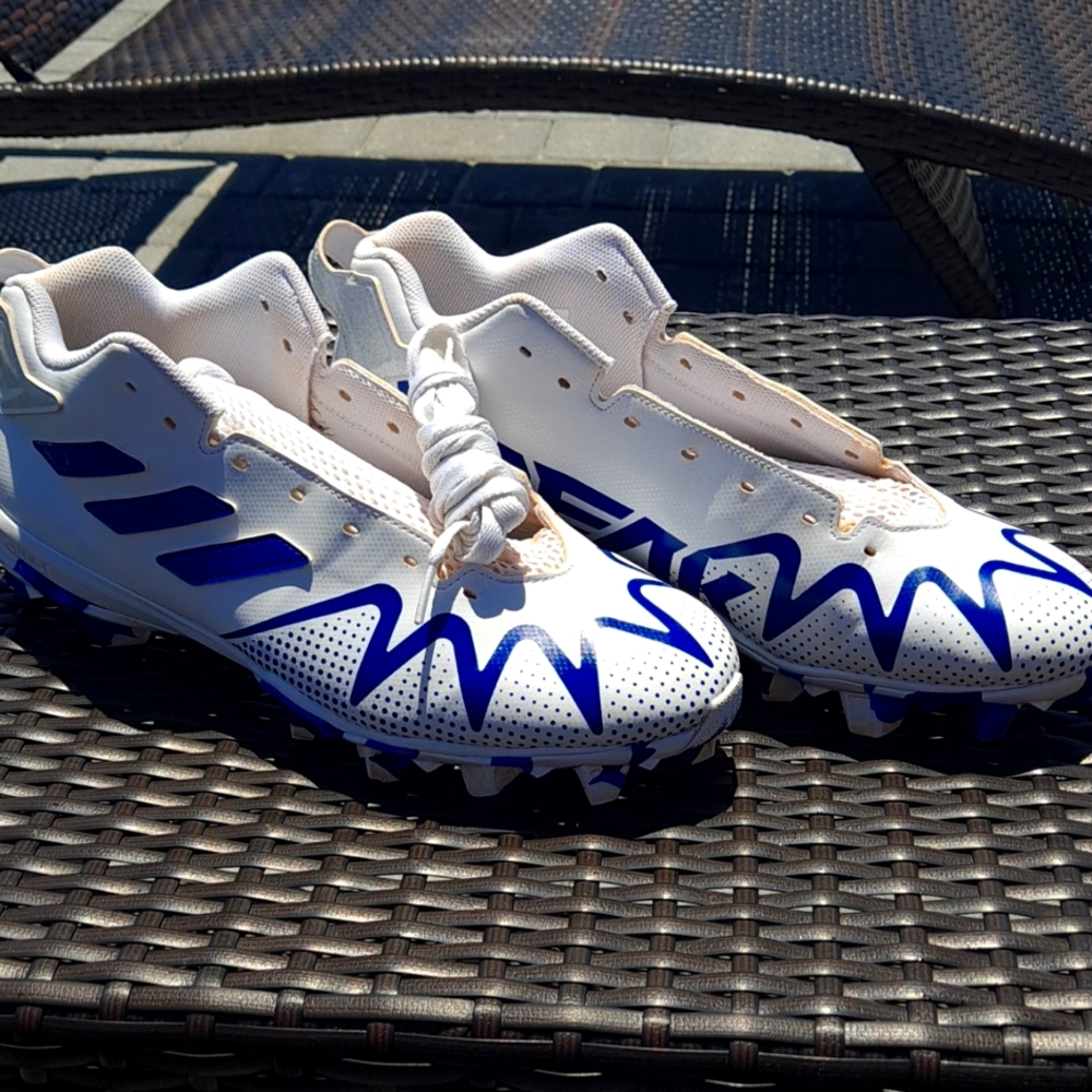 Baseball cleats